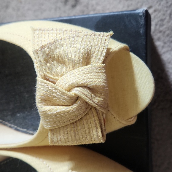 Lower East Side 9 1/2 Yellow Lizzy - Picture 2 of 8